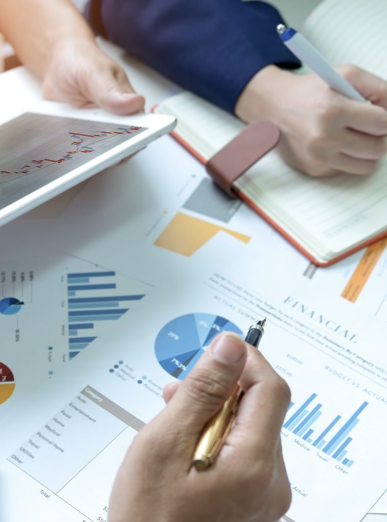 businessteam-are-analyzing-graphs-.jpg